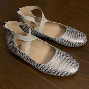 Monkey Feet USA Ballet Flats (Mommy)